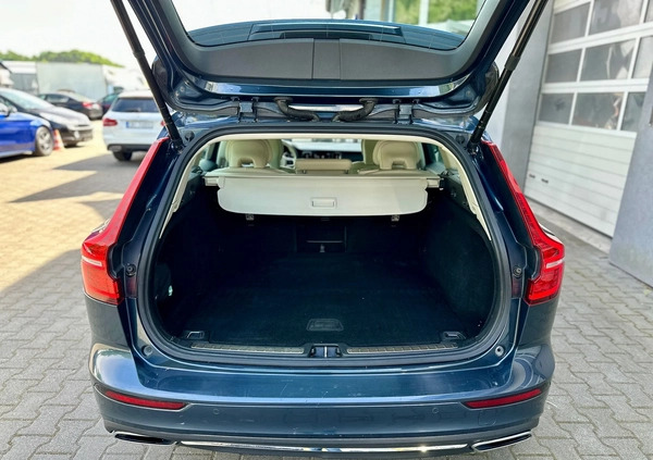 Volvo V60 cena 99900 przebieg: 167502, rok produkcji 2019 z Brzozów małe 631